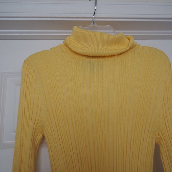 United States Sweater Fitted Turtleneck with Long Sleeves Small Butter Yellow - Picture 2 of 5